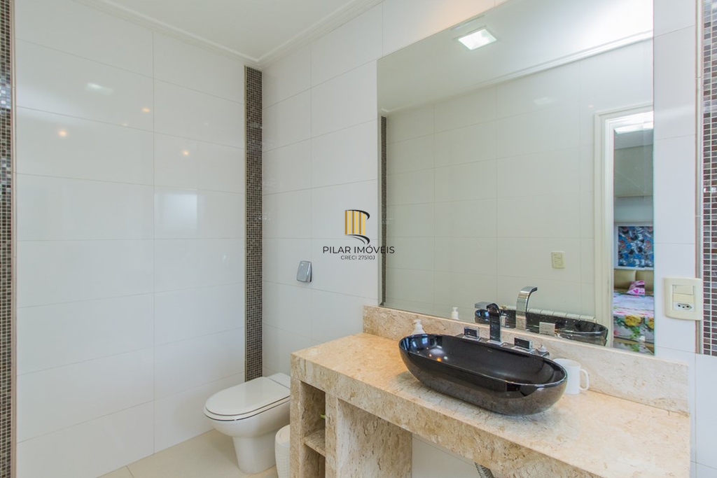 Casa 4 dormitórios no bairro Igara