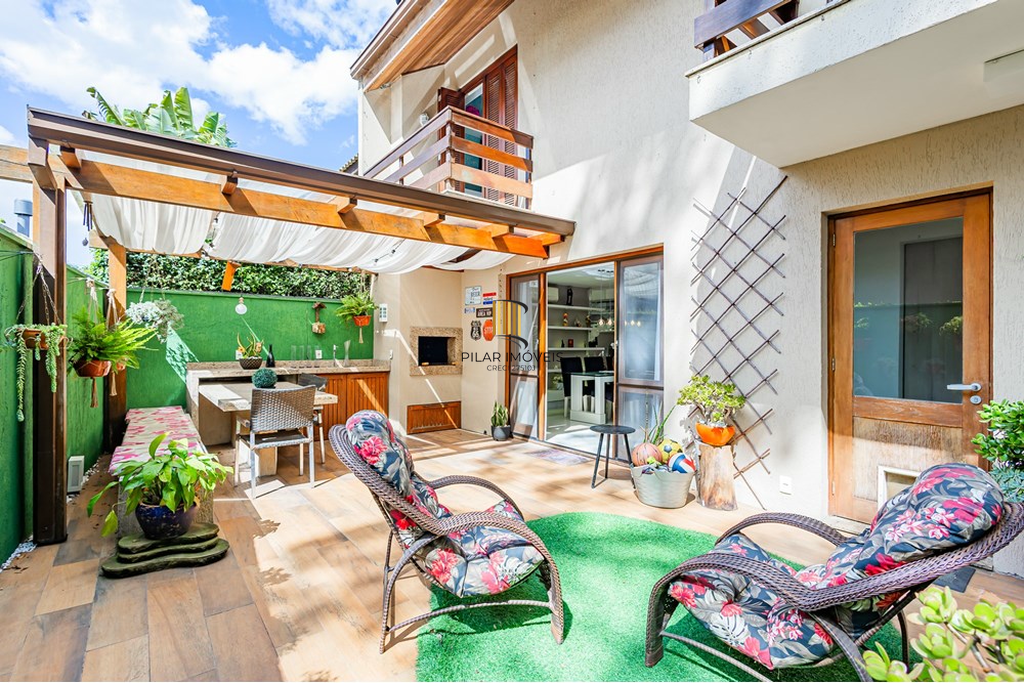 Casa de Condomínio 3 dormitórios no bairro Lomba do Pinheiro