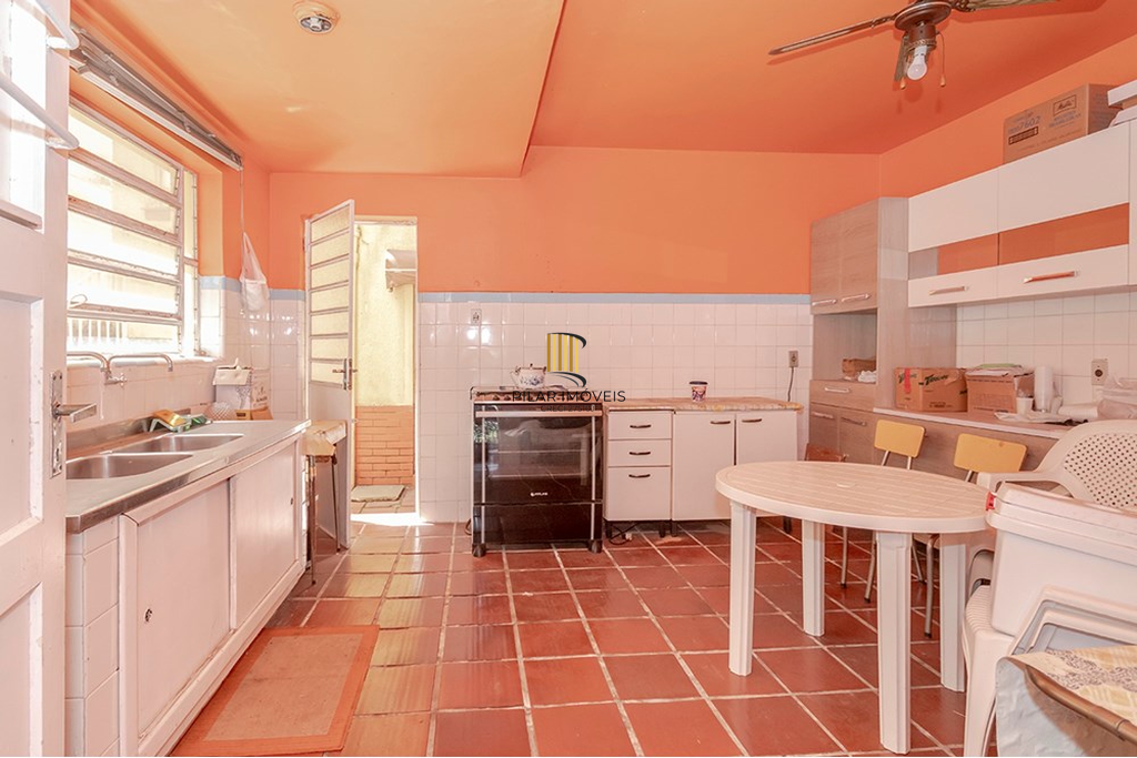 Casa 3 dormitórios no bairro Menino Deus