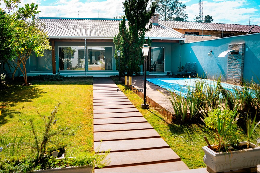 Casa 4 dormitórios no bairro Cecília