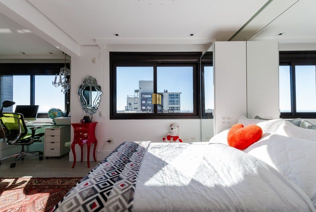 Apartamento 4 dormitórios no bairro Bela Vista