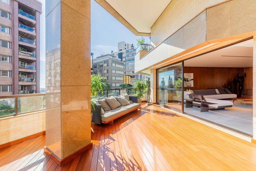 Apartamento 4 dormitórios no bairro Moinhos de Vento