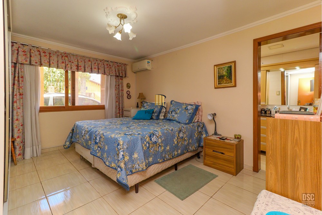 Casa 6 dormitórios no bairro Rubem Berta