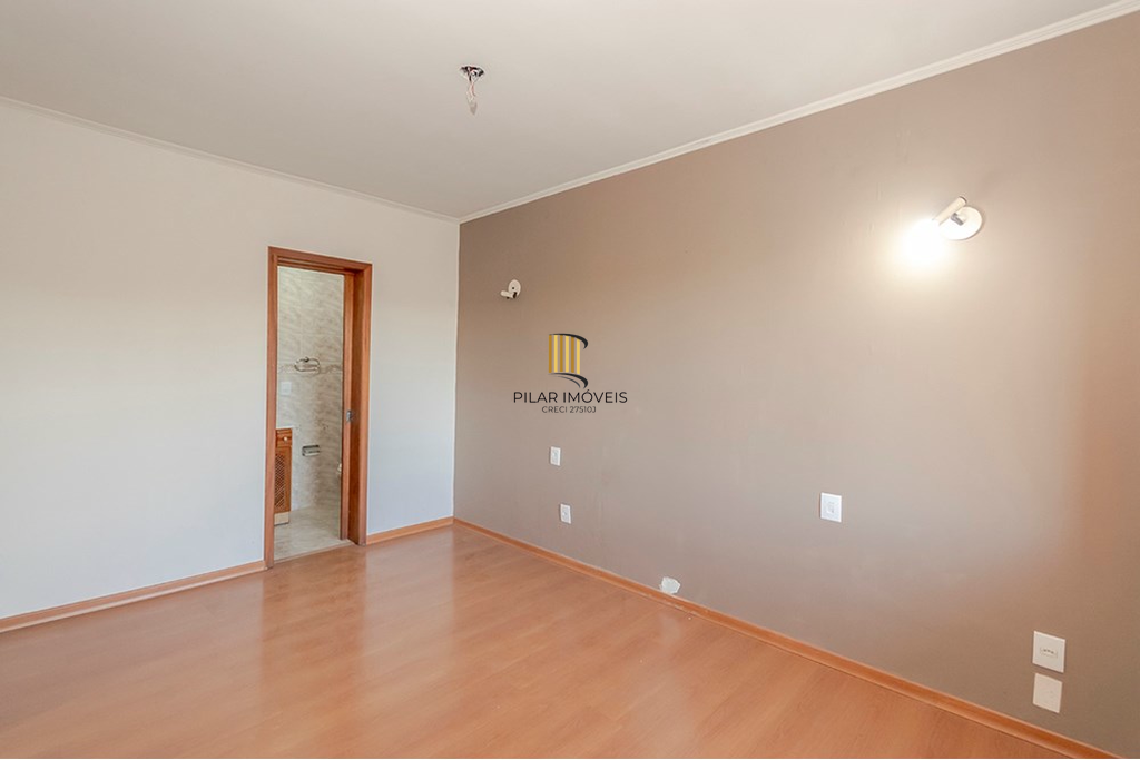 Casa 4 dormitórios no bairro Jardim Planalto