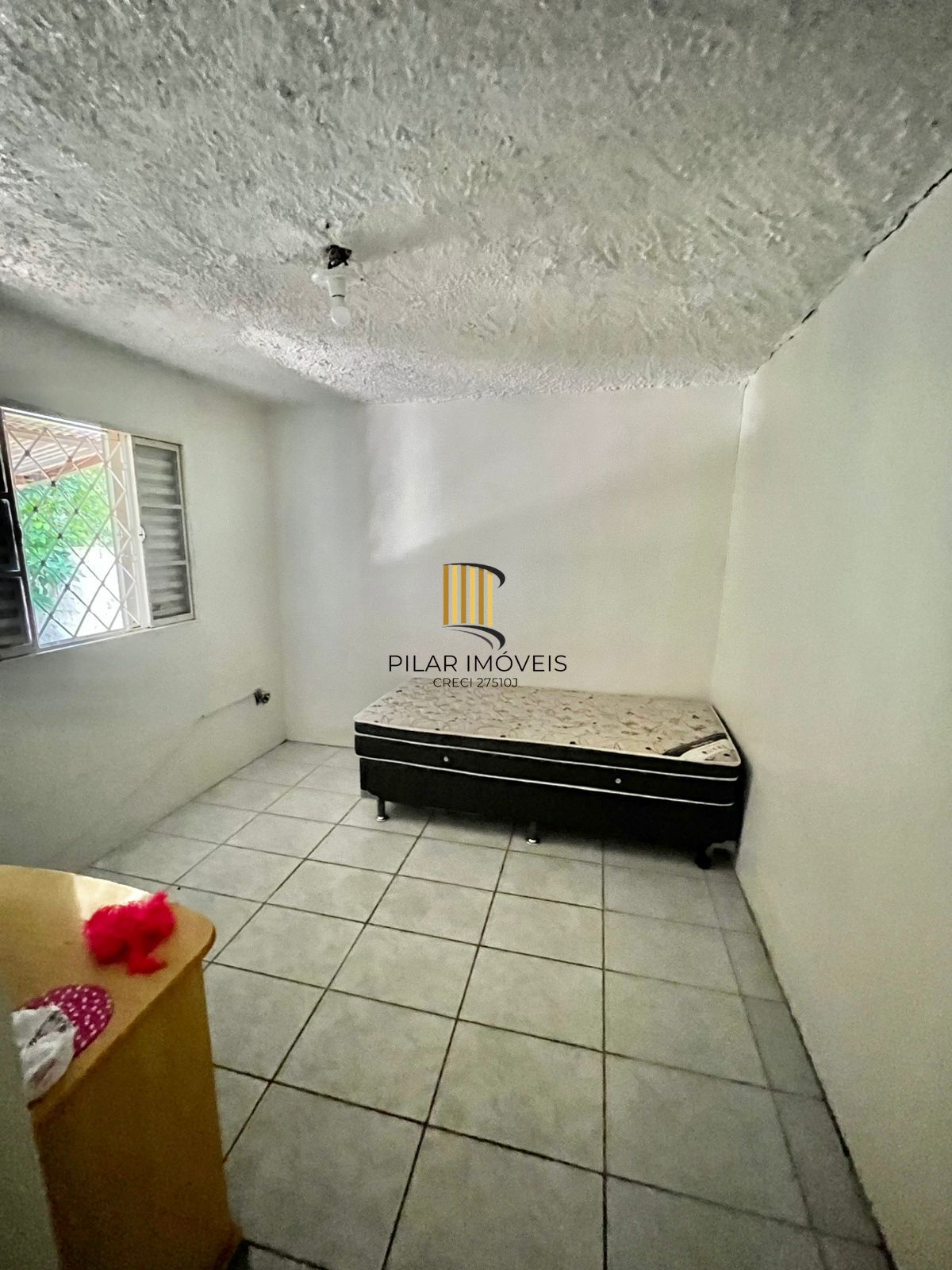 Casa com 80 m2 de área construída, 03 dorm, sala estar/jantar, cozinha, pátio