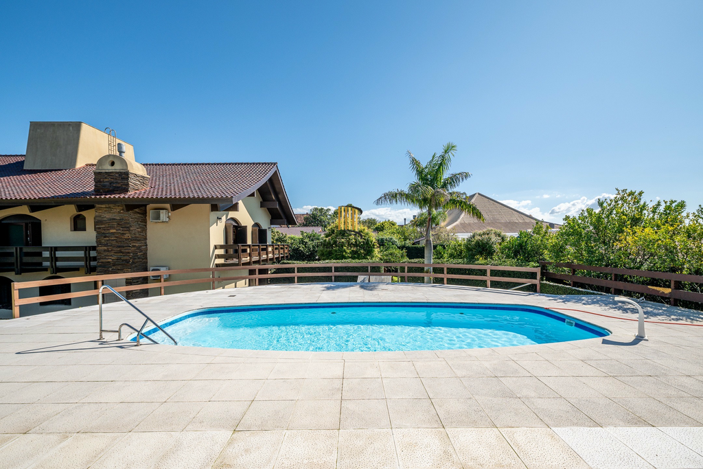 Casa de Condomínio 3 dormitórios no bairro Cavalhada