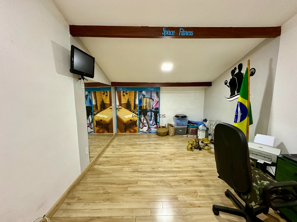 Casa 2 dormitórios no bairro Hípica