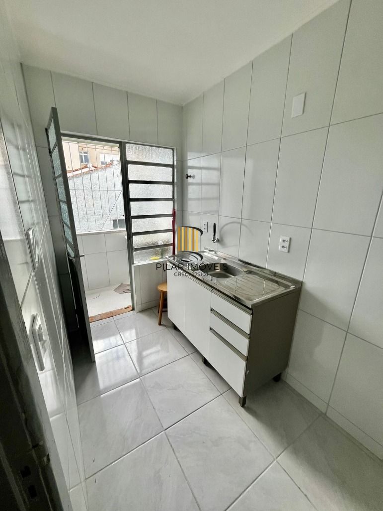 01 dormitório, 42 m² de frente no Passo da Areia