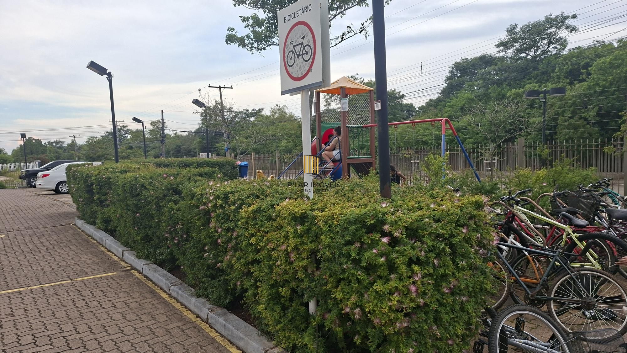 Apto 3 Dormitórios, sendo 01 suíte, 01 vaga, vista definitiva, Bairro Humaitá