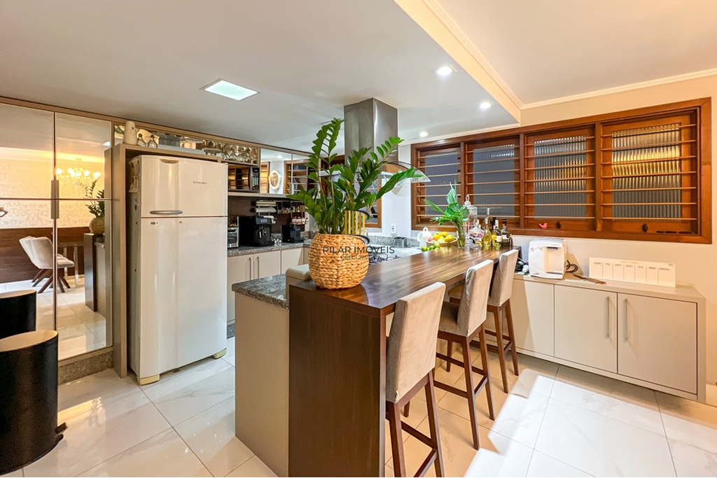 Casa 4 dormitórios no bairro São José