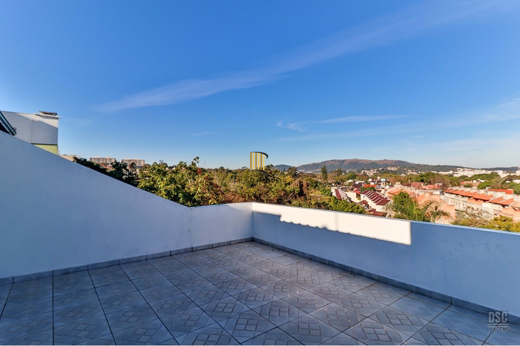 Casa 5 dormitórios no bairro Ipanema