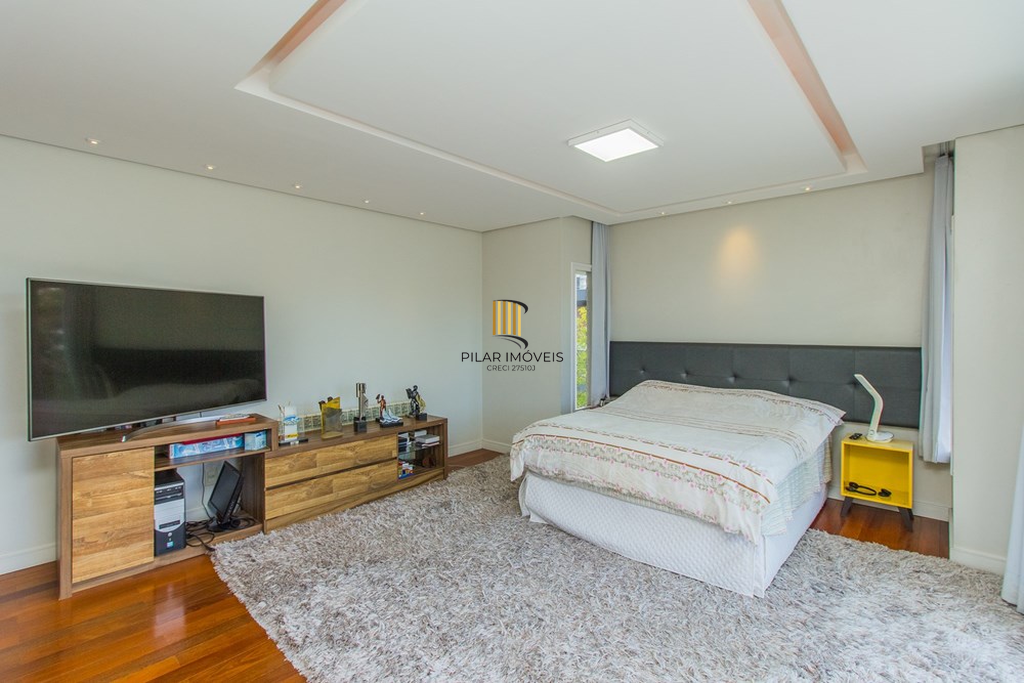 Casa 4 dormitórios no bairro Igara