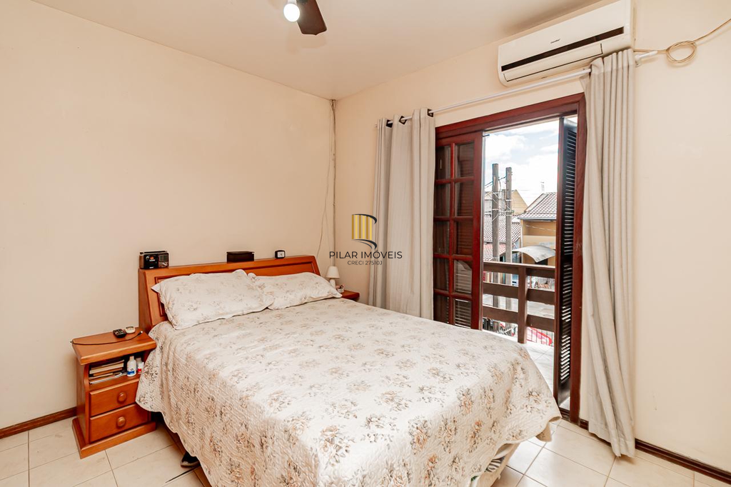 Casa 3 dormitórios no bairro Hípica