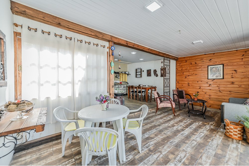 Casa 4 dormitórios no bairro Vila Ipiranga