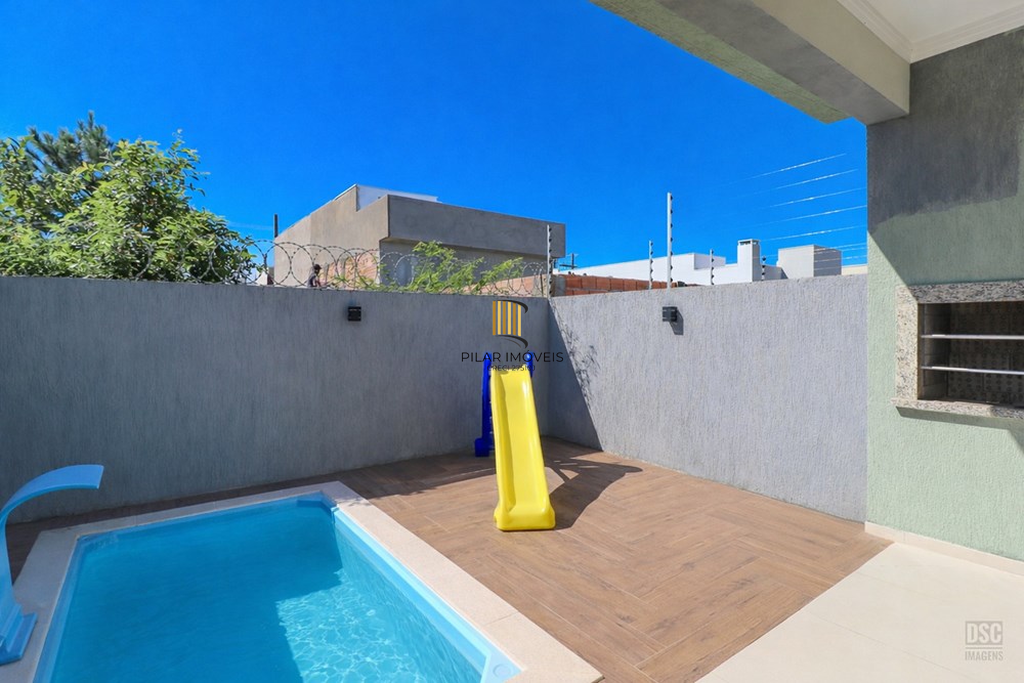 Casa 2 dormitórios no bairro Hípica