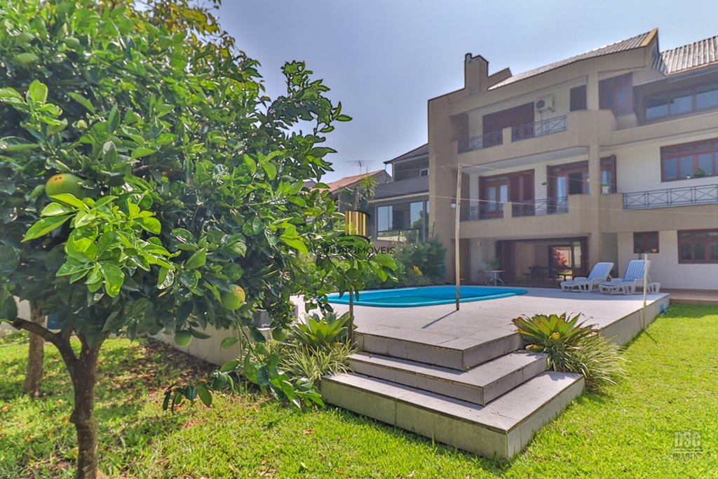 Casa 4 dormitórios no bairro Ipanema