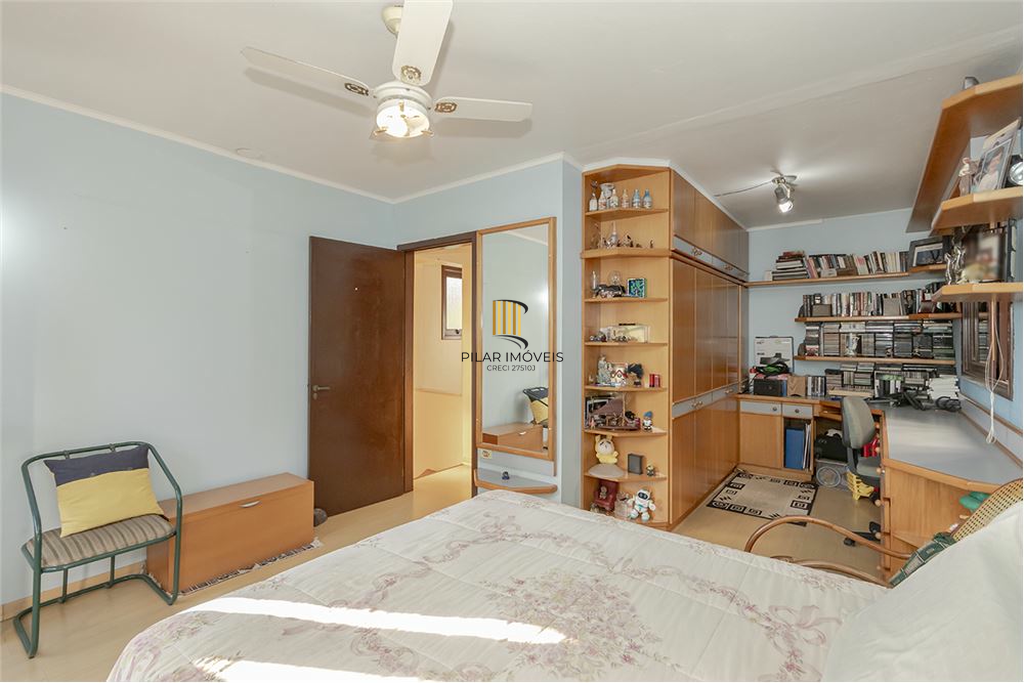 Casa 4 dormitórios no bairro Moinhos de Vento