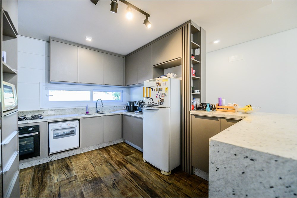 Casa de Condomínio 3 dormitórios no bairro Pedra Redonda