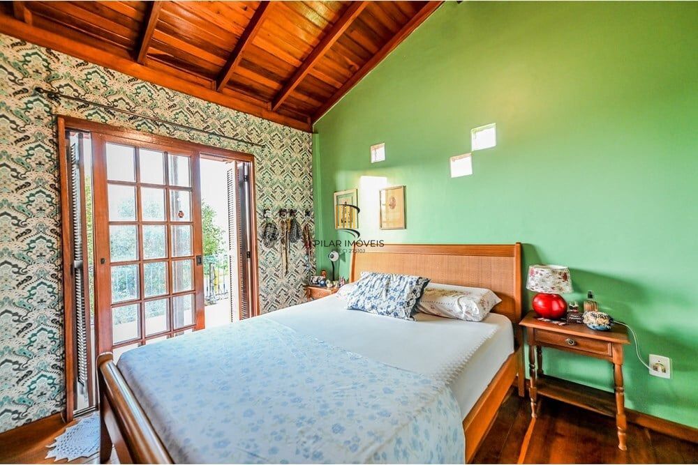 Casa de Condomínio 4 dormitórios no bairro Santa Tereza