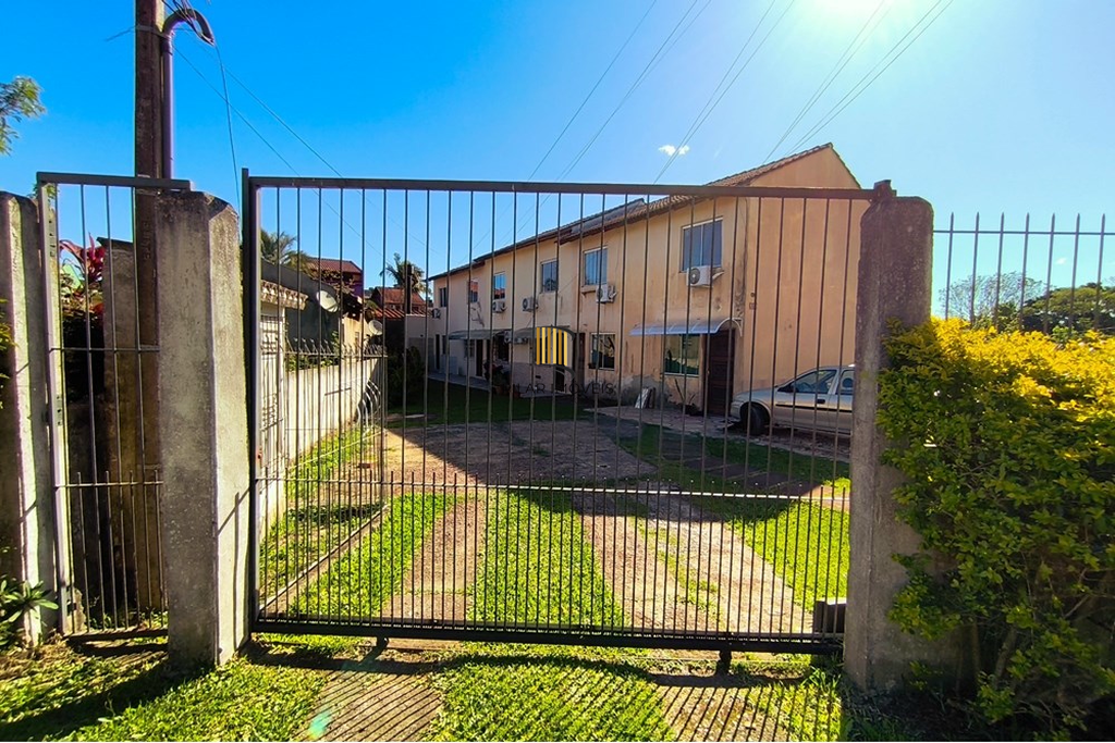 Casa 2 dormitórios no bairro Viamópolis