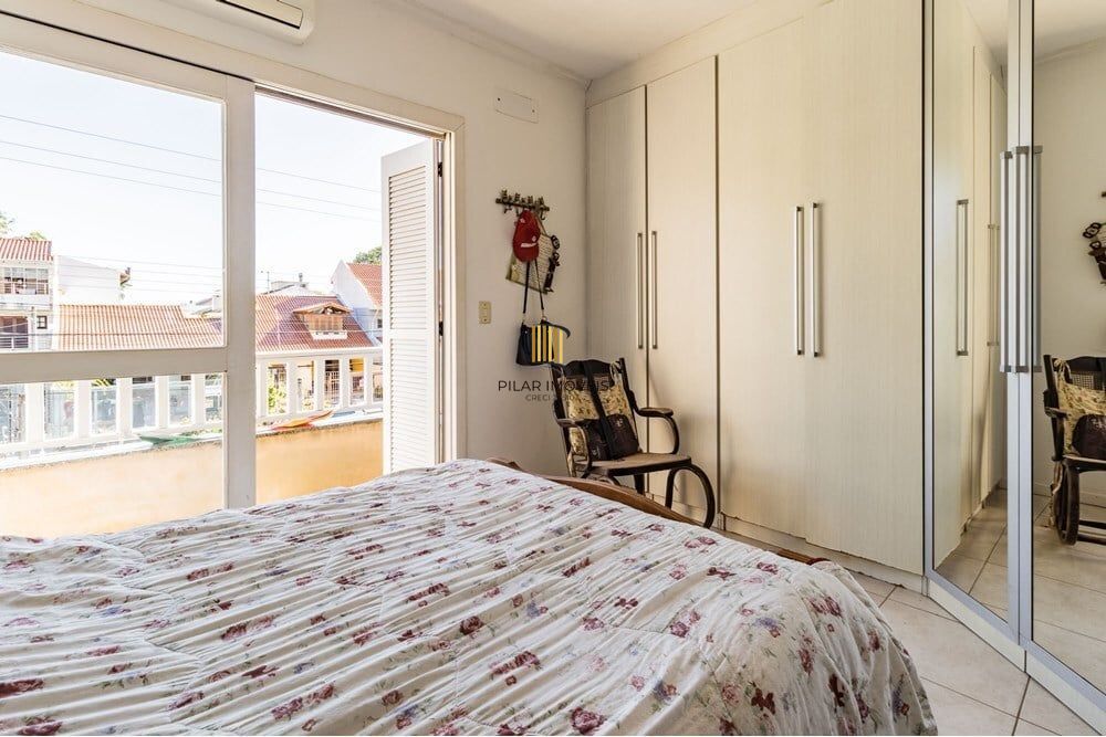 Casa 2 dormitórios no bairro Guarujá