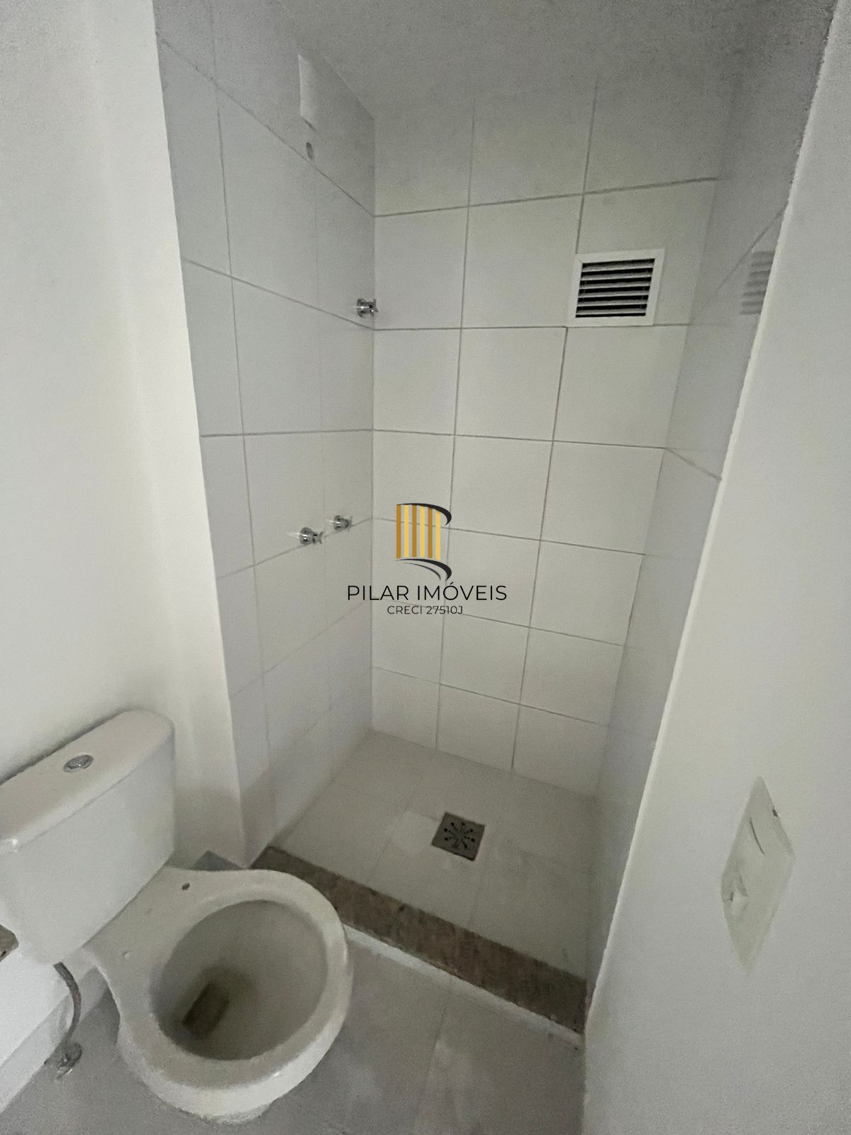 Apartamento no Humaitá de 02 dormitórios, infra e 01 vaga, nunca habitado