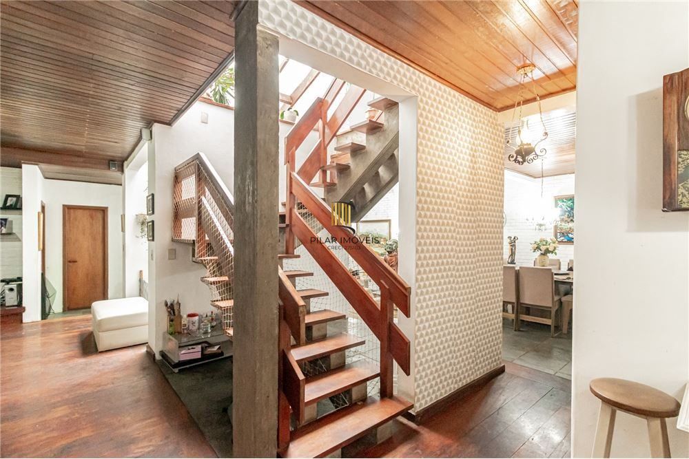 Casa 6 dormitórios no bairro Boa Vista