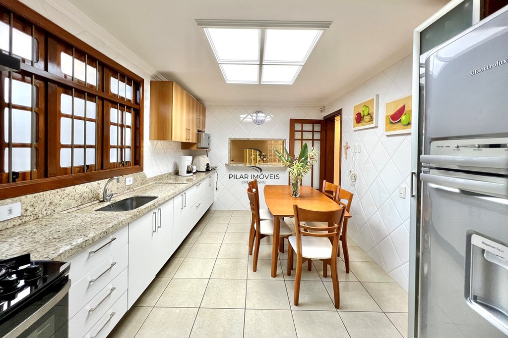 Casa 4 dormitórios no bairro Moinhos de Vento