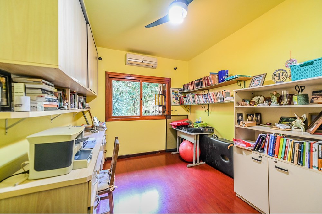 Casa 4 dormitórios no bairro Cascata