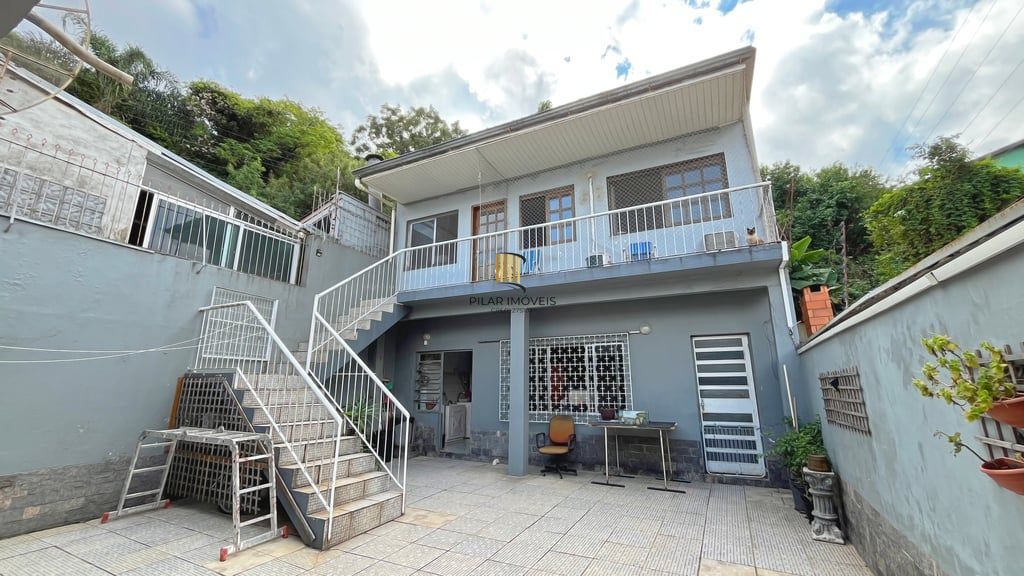 Casa 3 dormitórios no bairro Vila Nova