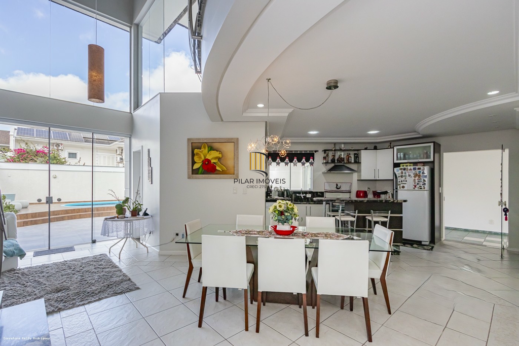 Casa 4 dormitórios no bairro Moinhos de Vento