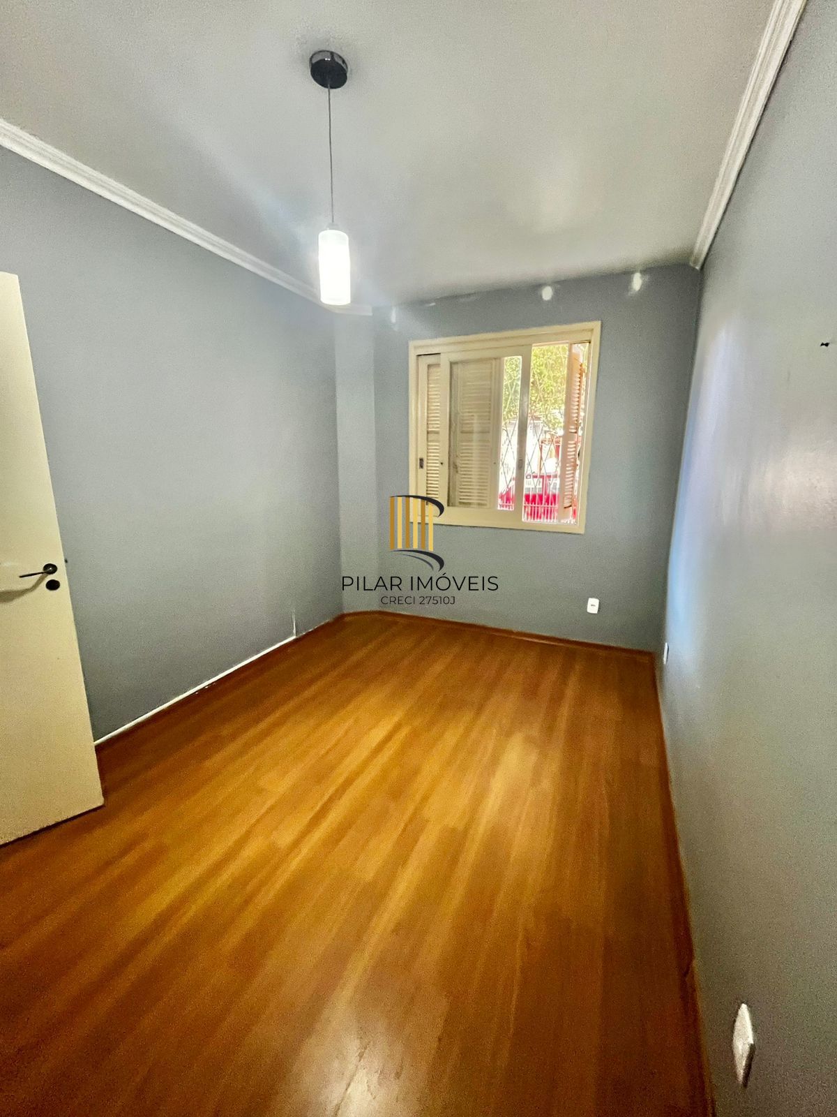 Apto térreo, 01 dorm, água quente, área fechada, 50 m², 200 m do Shopping Wallig