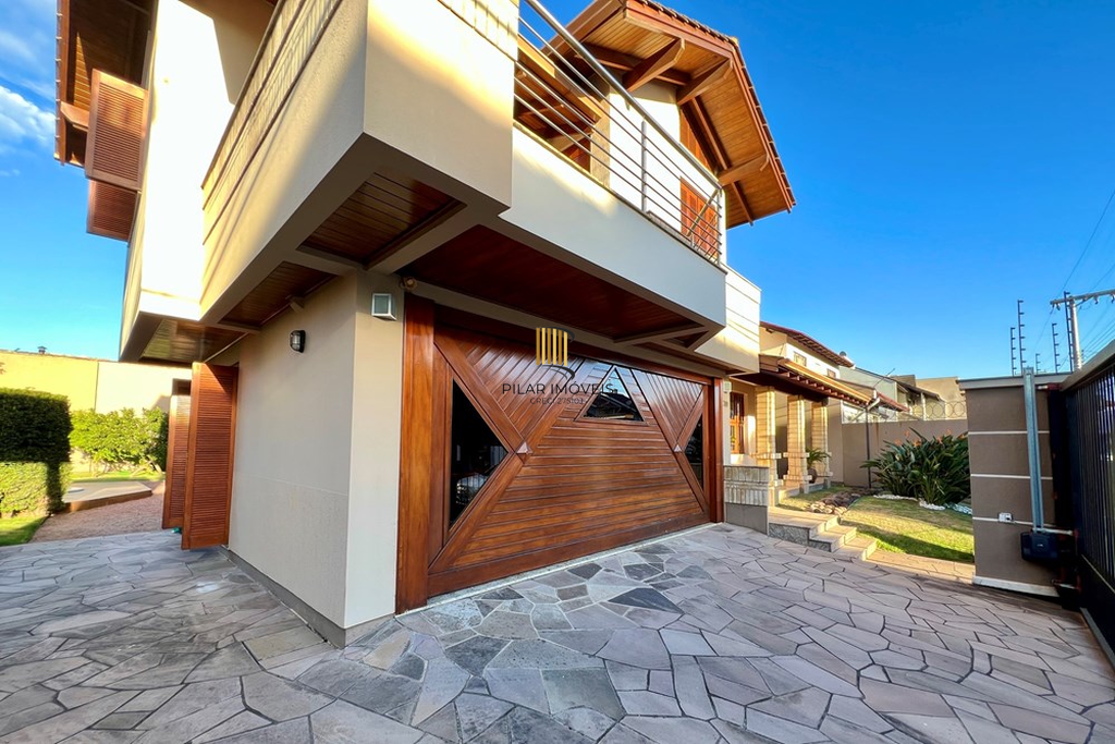 Casa 4 dormitórios no bairro Moinhos de Vento