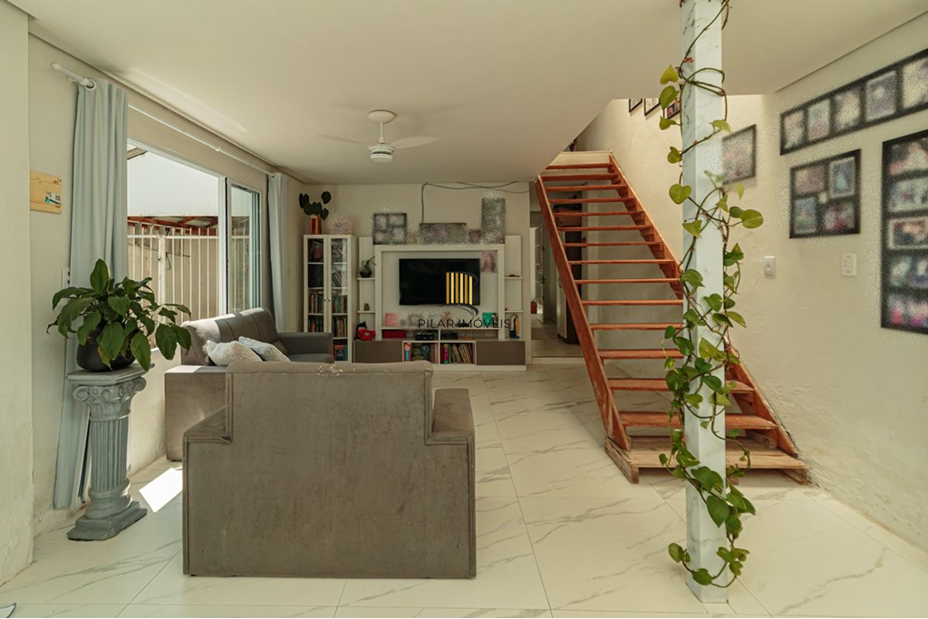 Casa 3 dormitórios no bairro Menino Deus