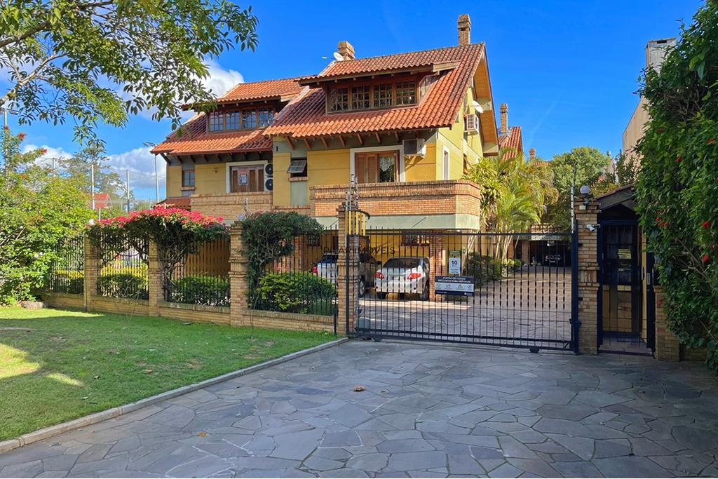 Casa de Condomínio 3 dormitórios no bairro Pedra Redonda
