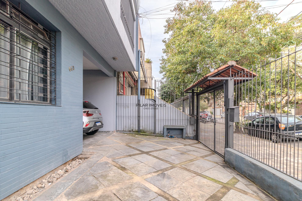 Casa 6 dormitórios no bairro Santana