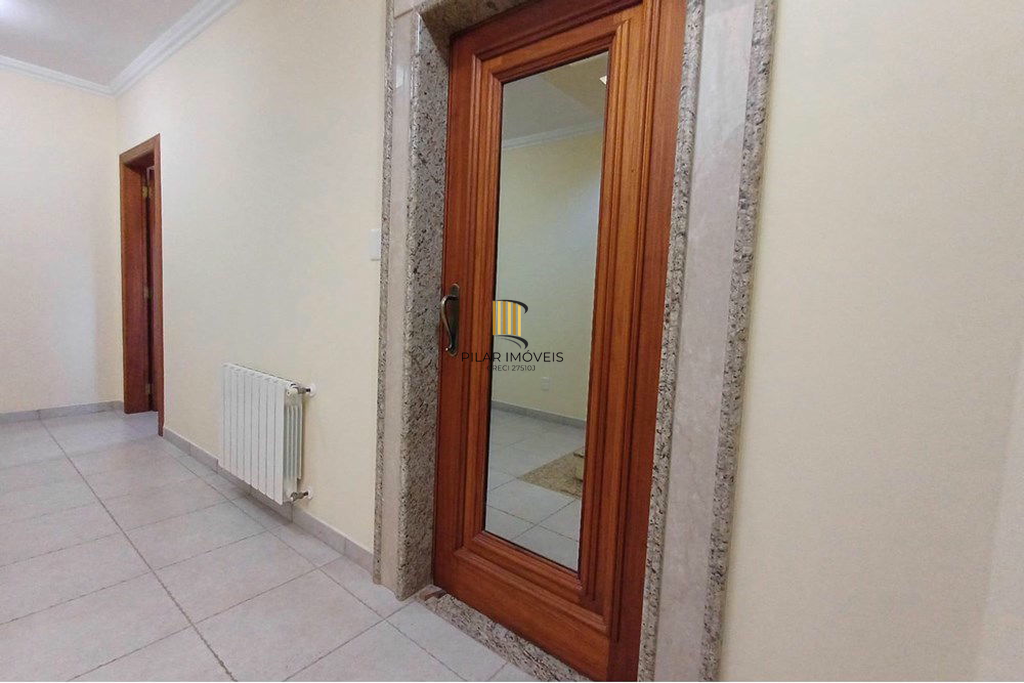 Casa 4 dormitórios no bairro Partenon