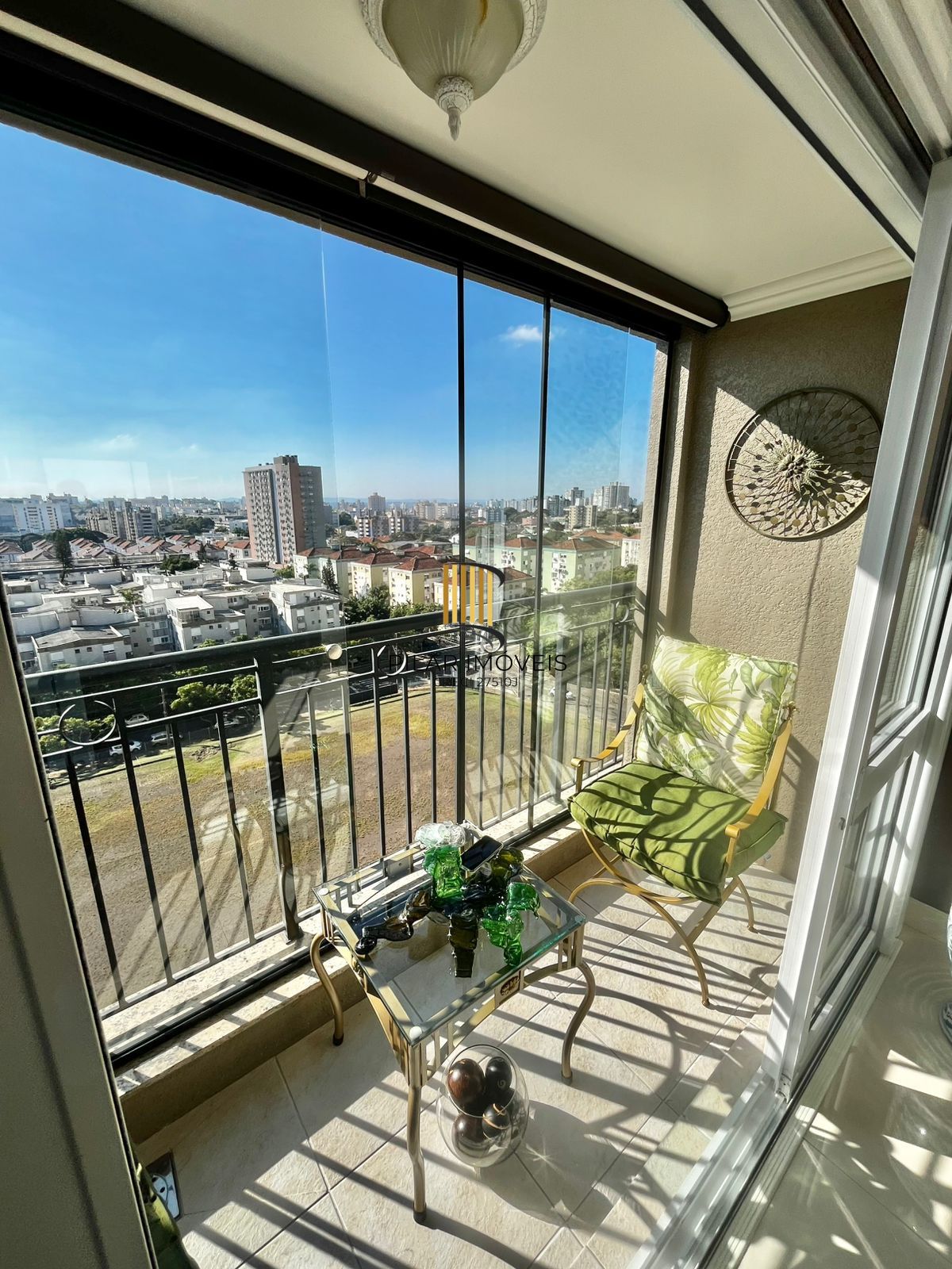 Lindo apto no Jardim Europa, 10º andar, sol e vista, mobiliado, 02 vagas fixas
