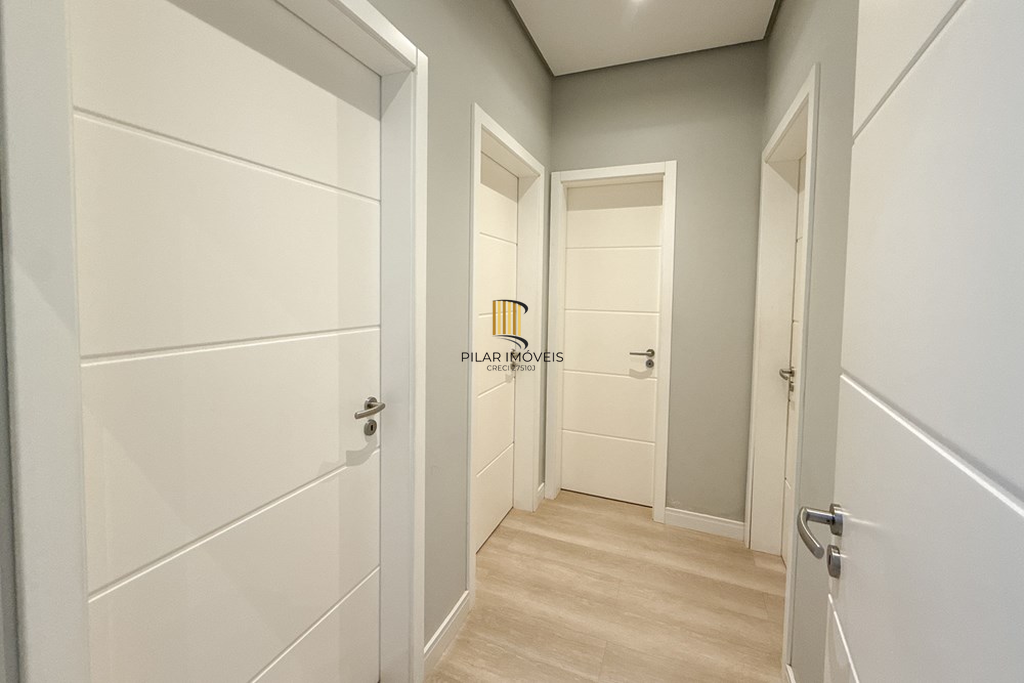 Casa 3 dormitórios no bairro Igara