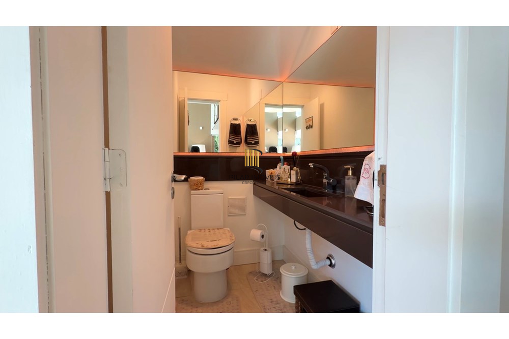 Casa de Condomínio 4 dormitórios no bairro Morada do Sol