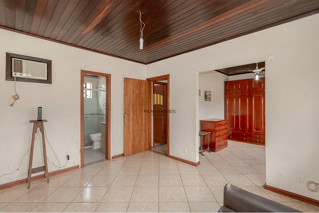 Casa 4 dormitórios no bairro Cavalhada