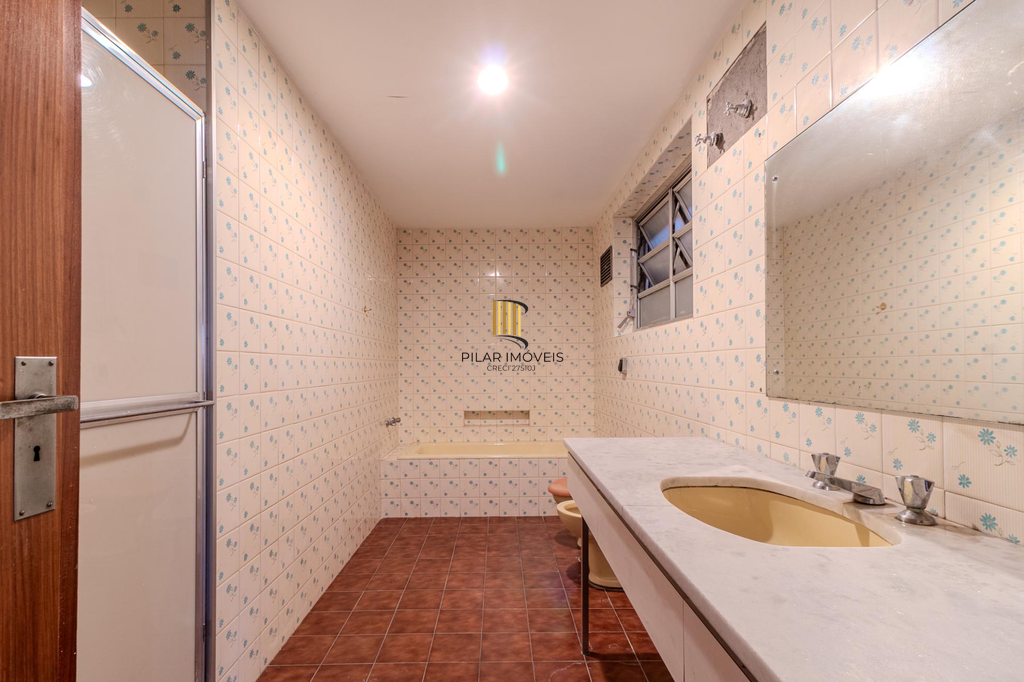Apartamento 4 dormitórios no bairro Moinhos de Vento