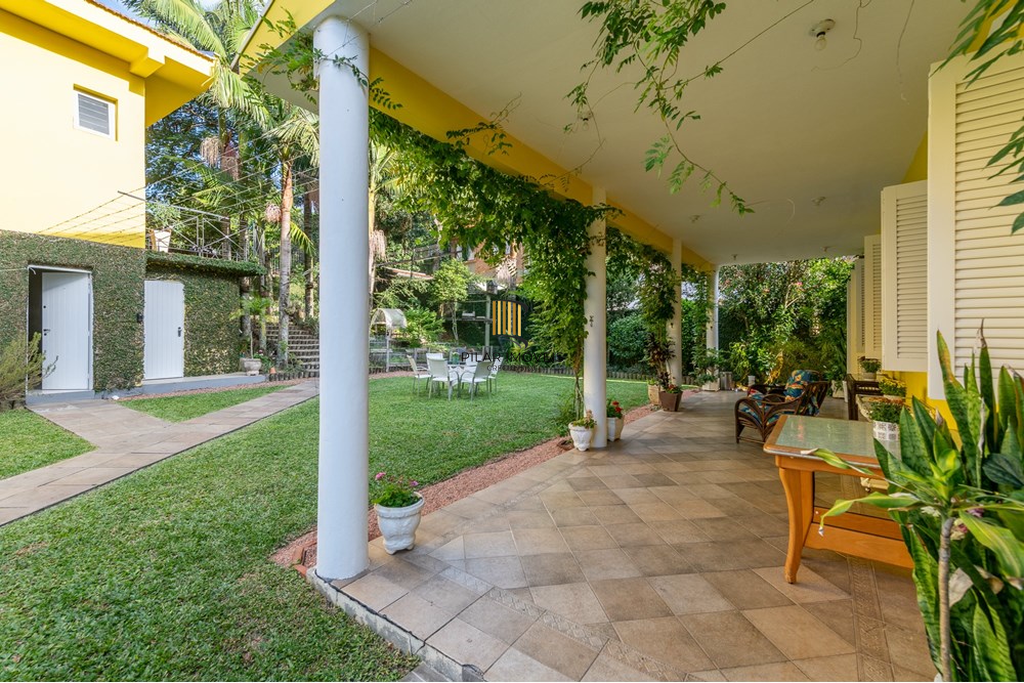 Casa 4 dormitórios no bairro Ipanema
