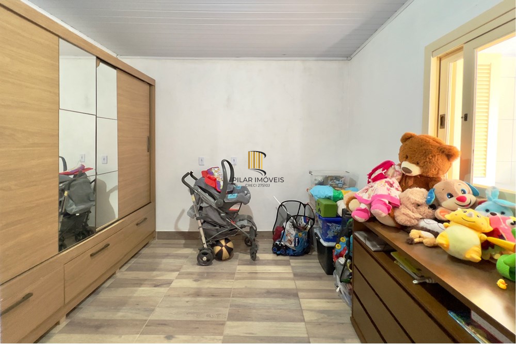 Casa 3 dormitórios no bairro Olaria
