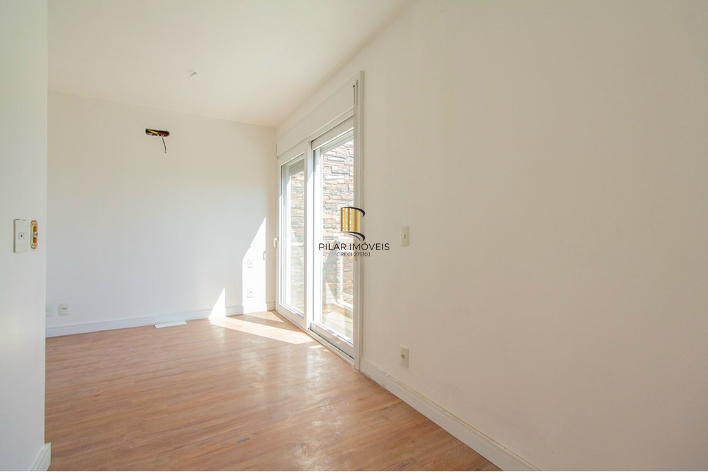 Casa de Condomínio 3 dormitórios no bairro Lomba do Pinheiro