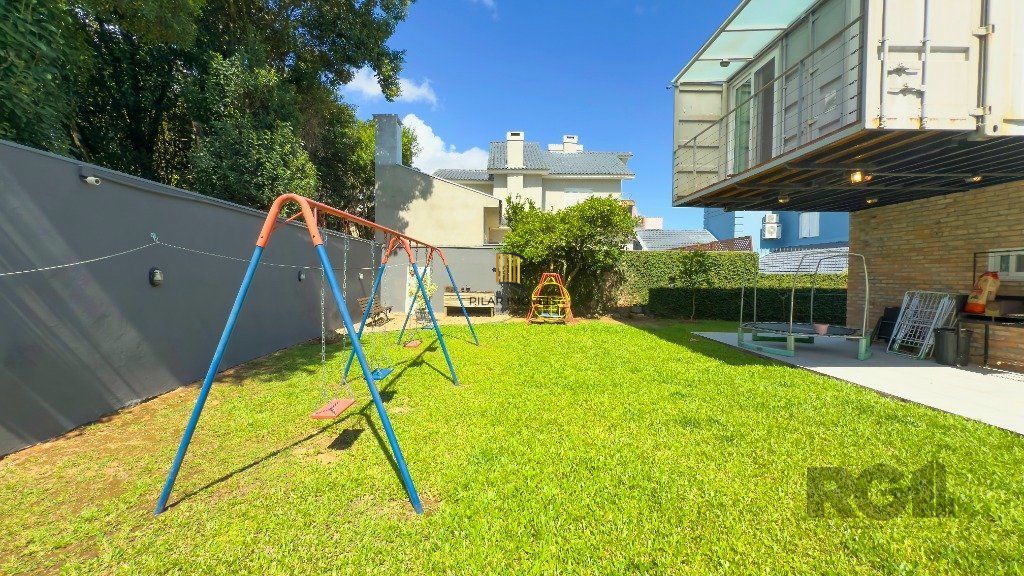 Casa 3 dormitórios no bairro Teresópolis