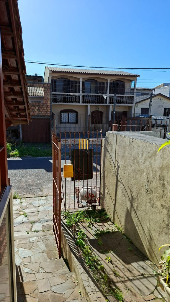 Casa 2 dormitórios no bairro Costa e Silva