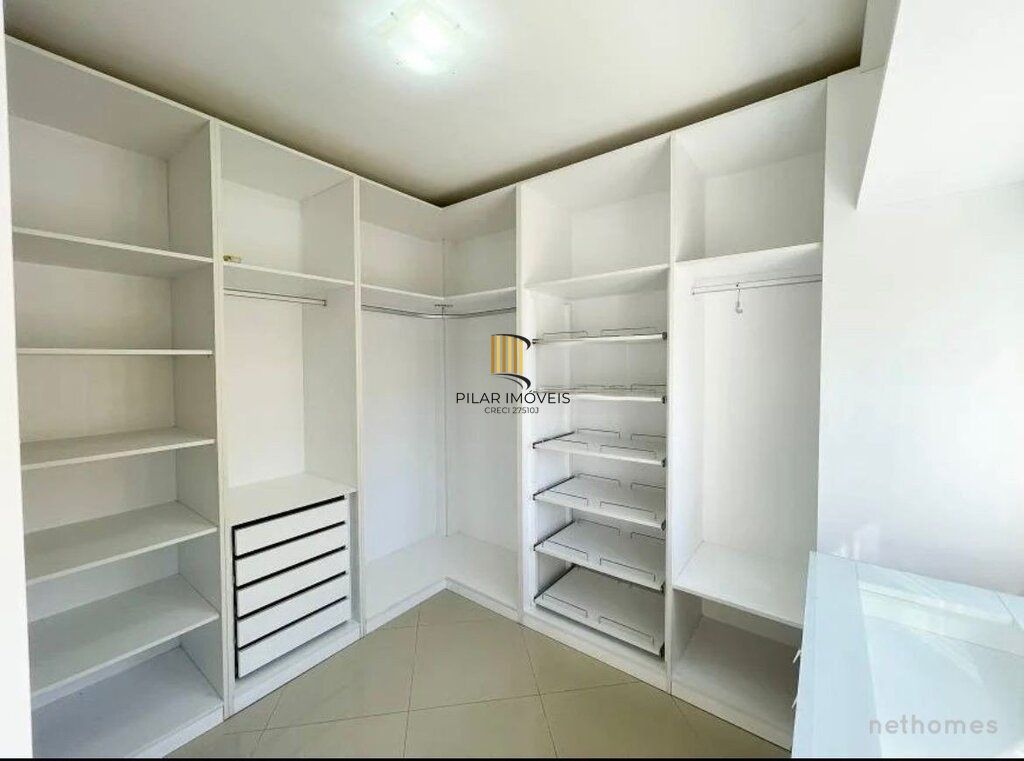 Apartamento 4 dormitórios no bairro Centro