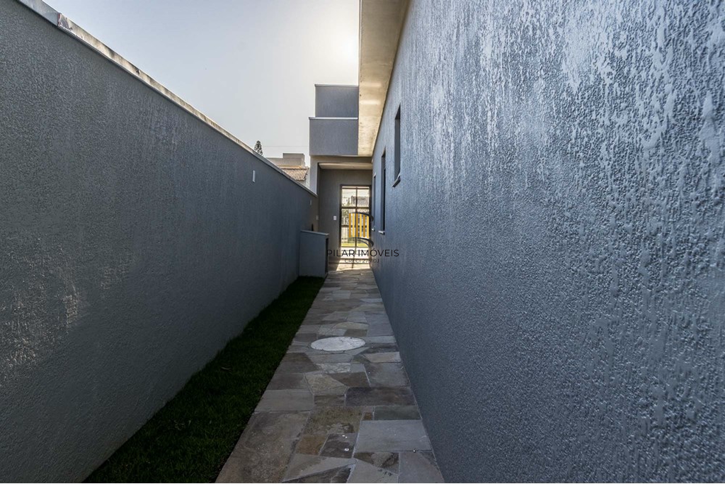 Casa 3 dormitórios no bairro Morro Santana