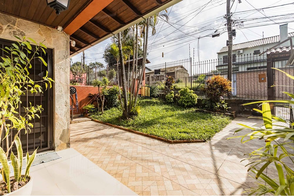 Casa 3 dormitórios no bairro Rubem Berta